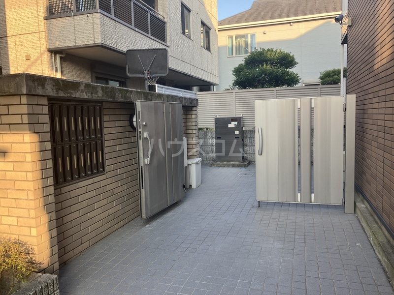 14/16 エントランス