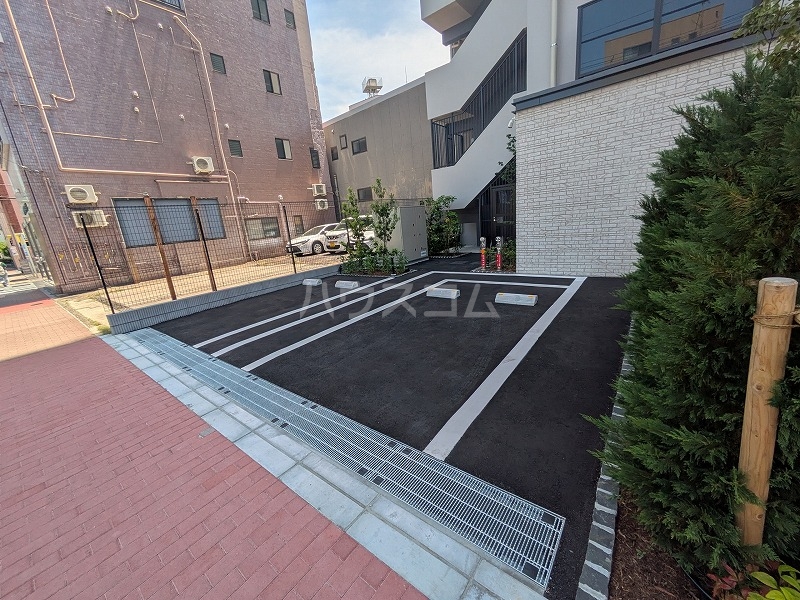 25/30 駐車場