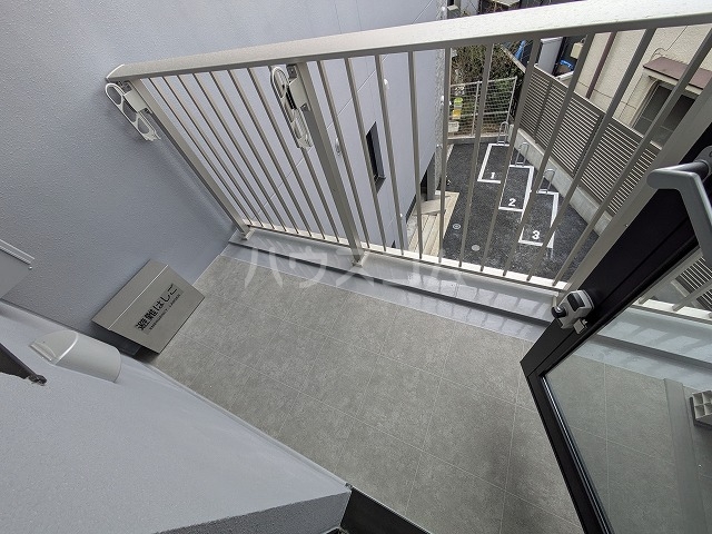 15/23 バルコニー