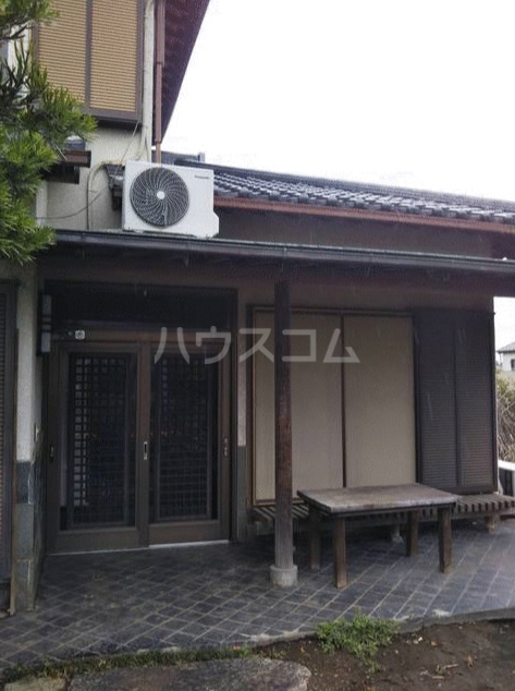 22/28 エントランス