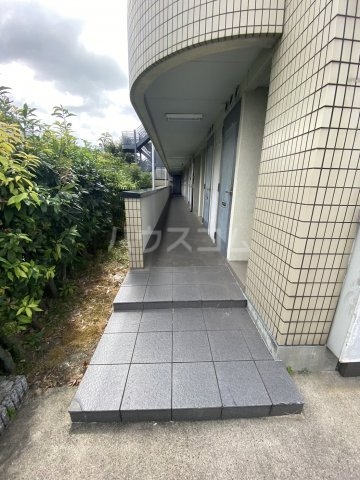 15/23 エントランス