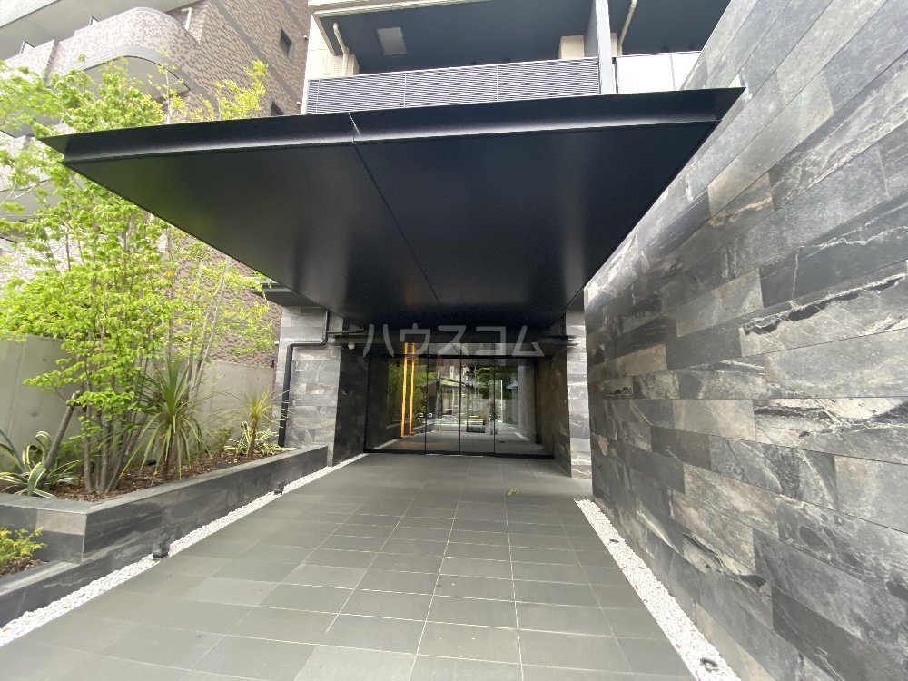 18/22 エントランス