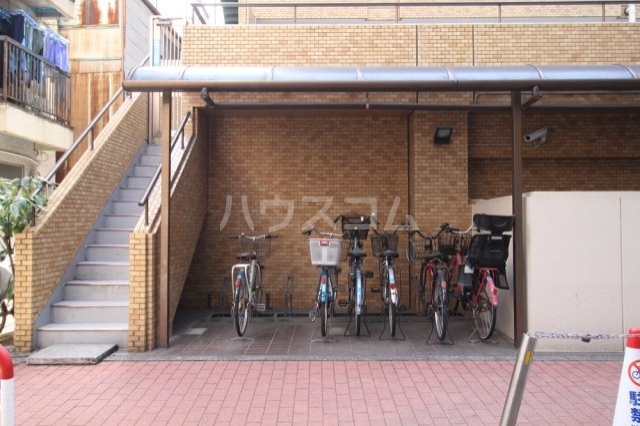 20/30 エントランス