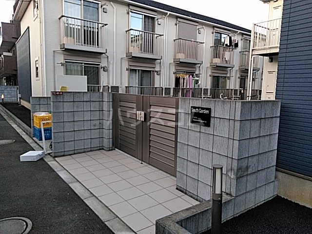 25/28 エントランス