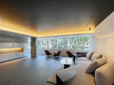 16/25 エントランス