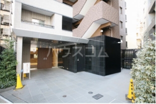 13/23 エントランス