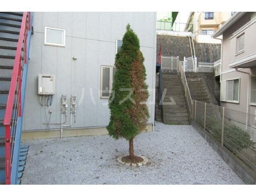 16/20 エントランス