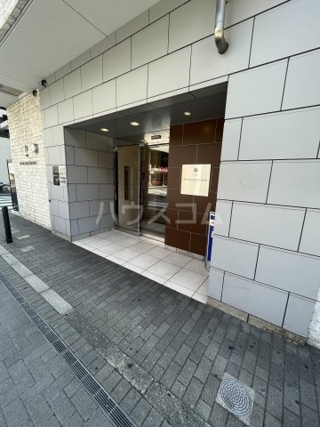 21/30 エントランス