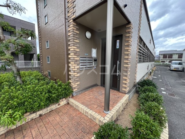 14/19 エントランス