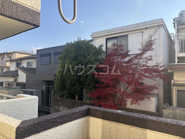 28/30 エントランス