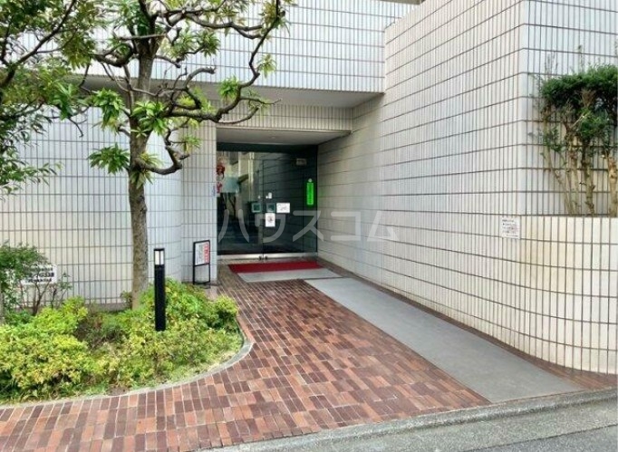 17/21 エントランス