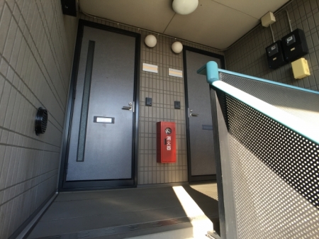 16/19 エントランス