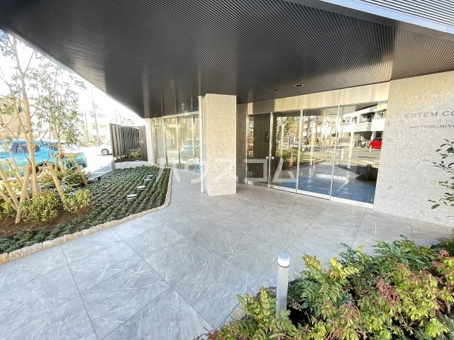 21/25 エントランス