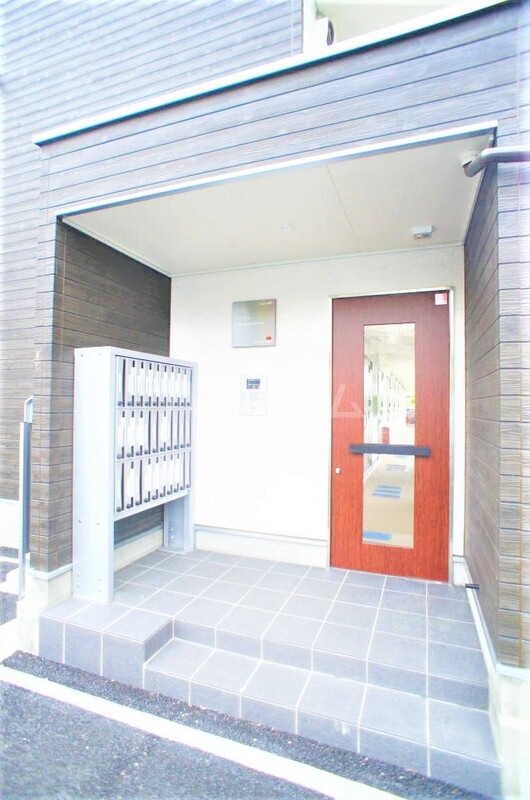 24/30 エントランス