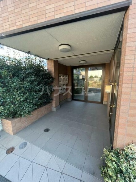 14/23 エントランス