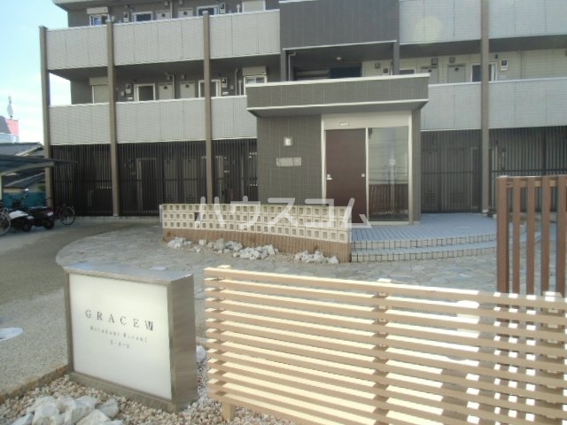 26/30 エントランス