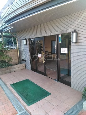 26/30 エントランス