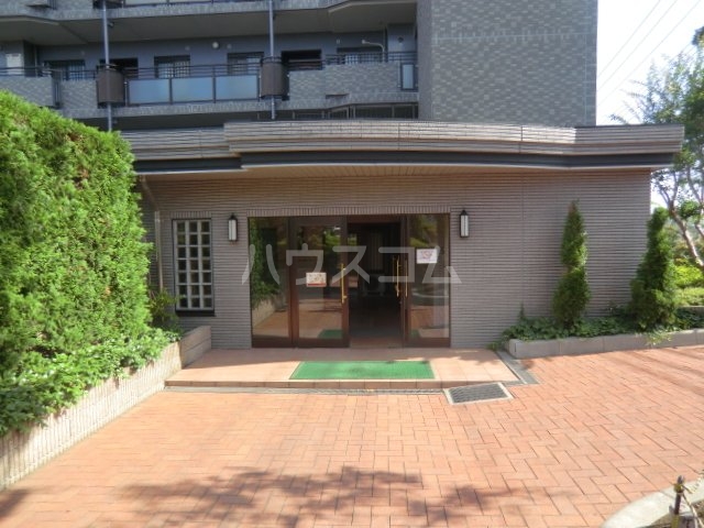 25/30 エントランス