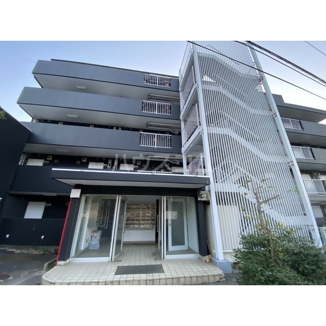 21/28 エントランス