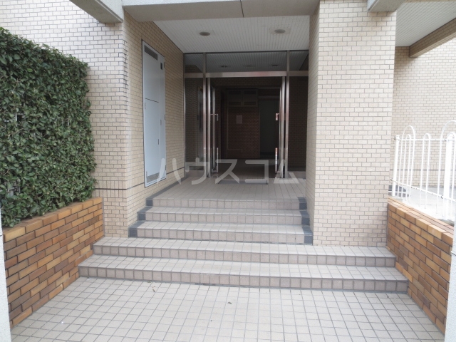 17/26 エントランス