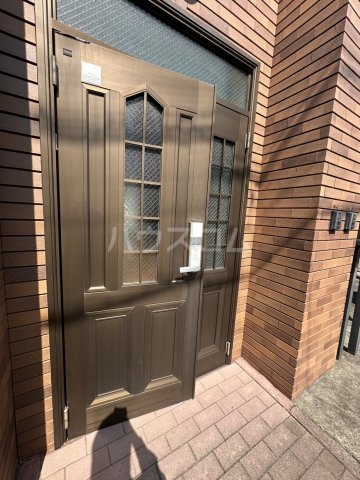 28/30 エントランス