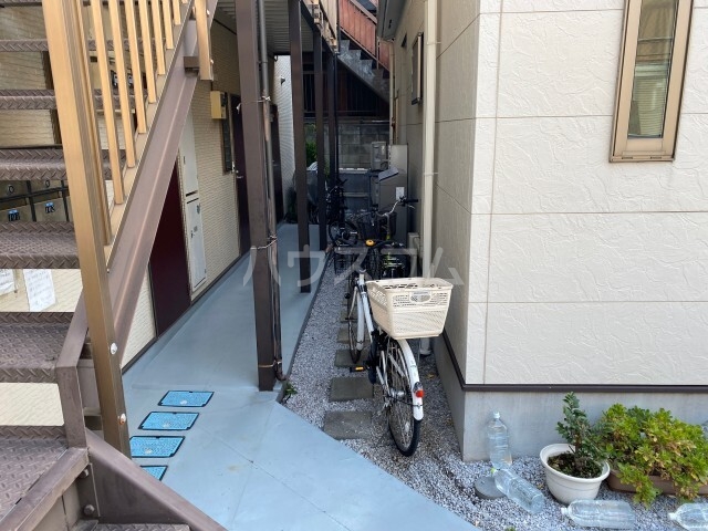 21/28 エントランス