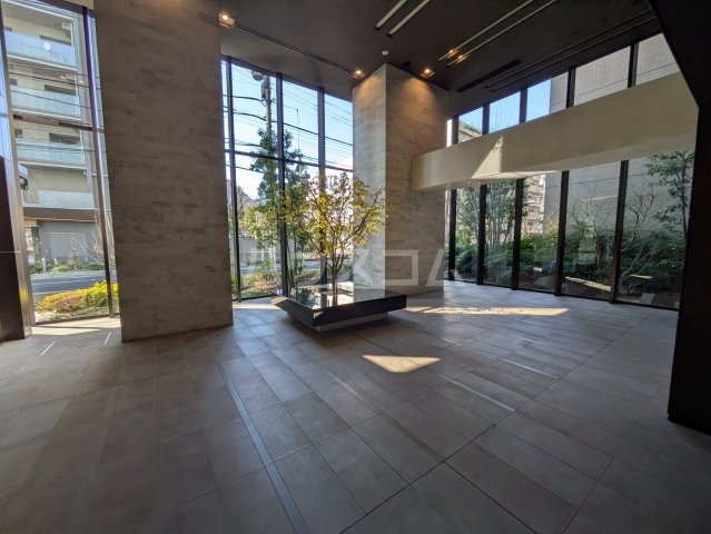 28/30 エントランス