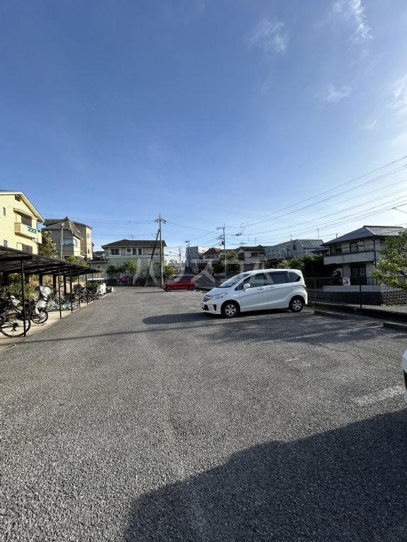 23/28 駐車場