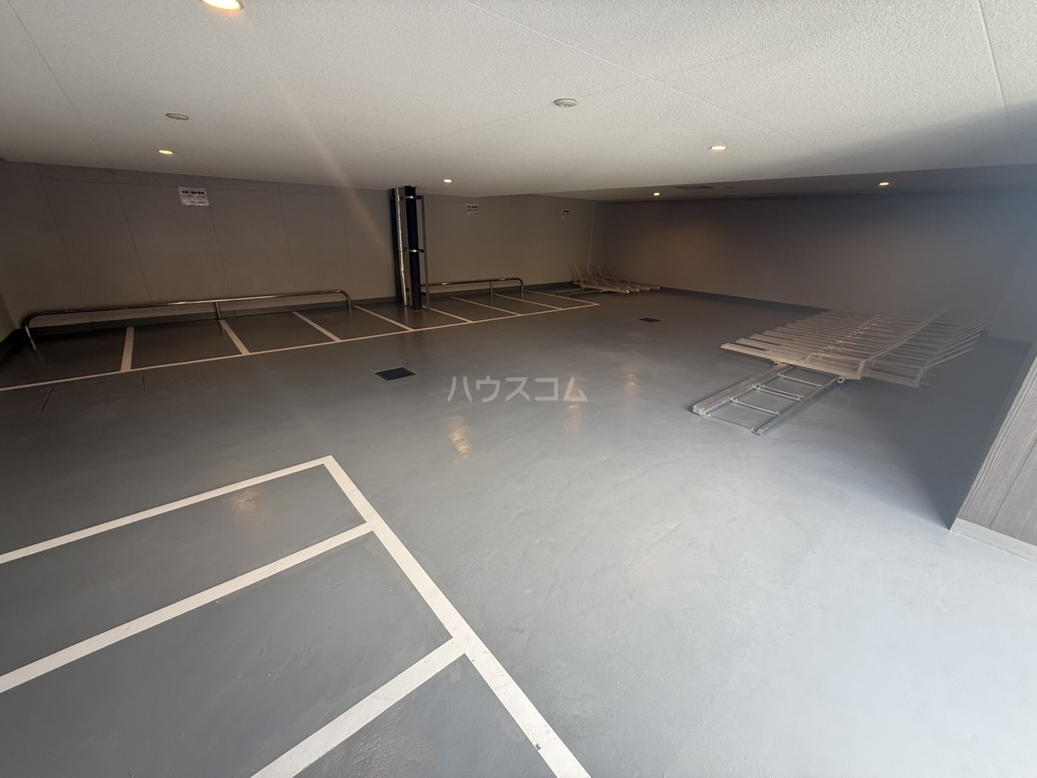27/30 駐車場