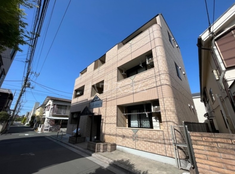 22/26 エントランス