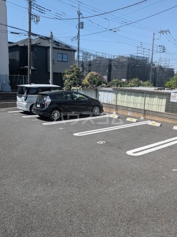 2/3 駐車場