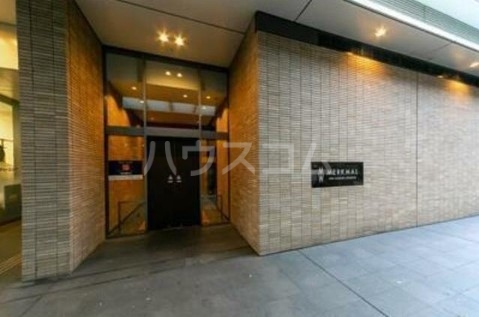 16/19 エントランス