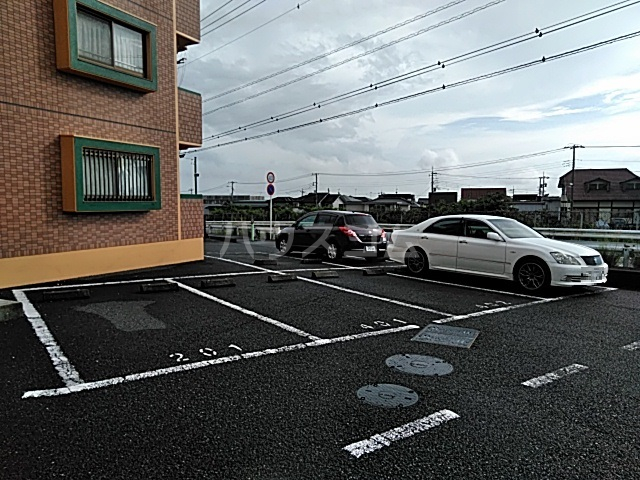 2/5 駐車場