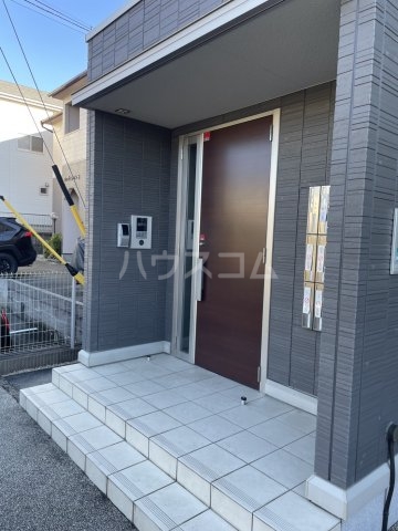 24/30 エントランス