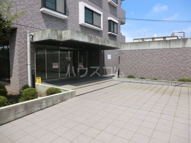 21/30 エントランス