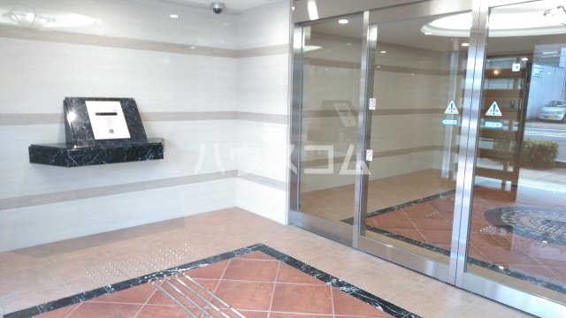 21/30 エントランス