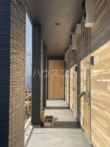 18/27 エントランス