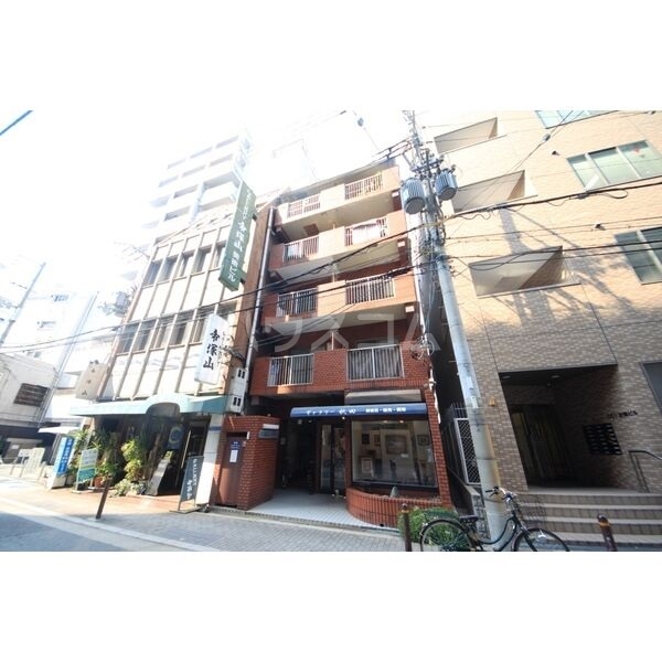 22/30 エントランス