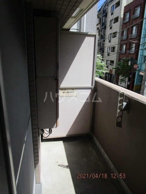 13/18 バルコニー