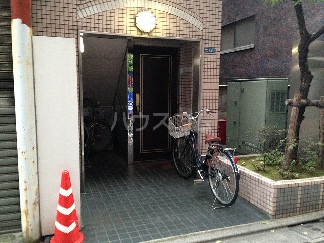 19/29 エントランス