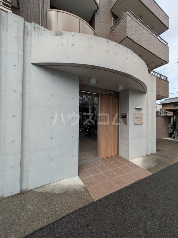 20/30 エントランス