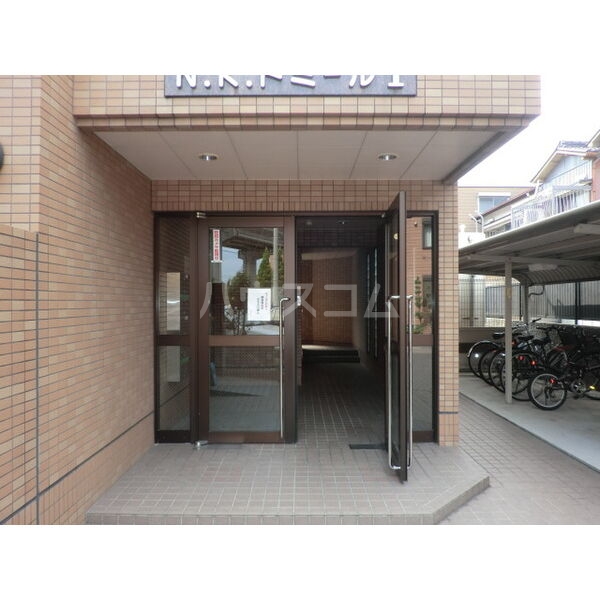 16/26 エントランス