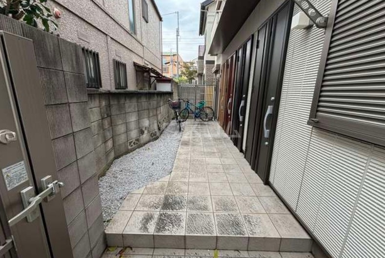 14/19 エントランス