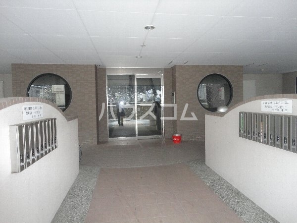 22/30 エントランス