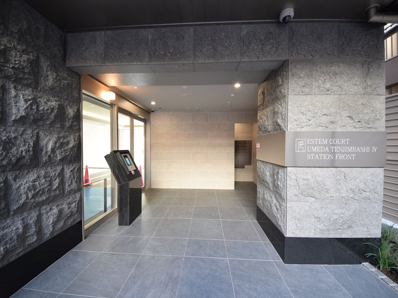 20/29 エントランス