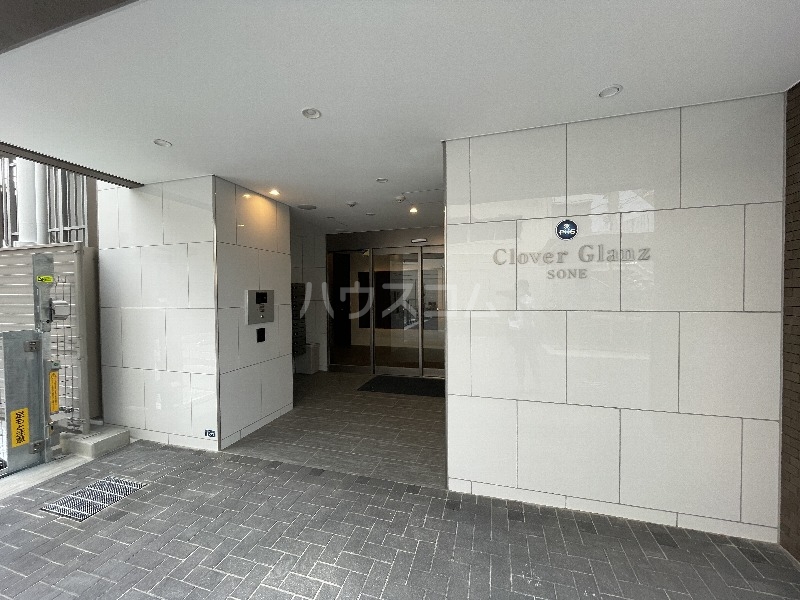 23/30 エントランス