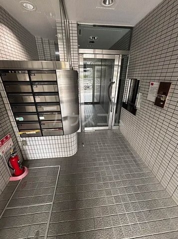 20/26 エントランス