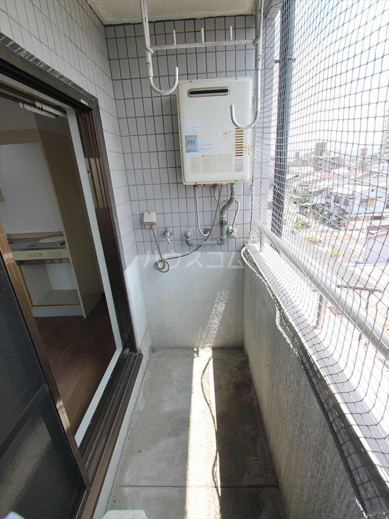 20/27 バルコニー