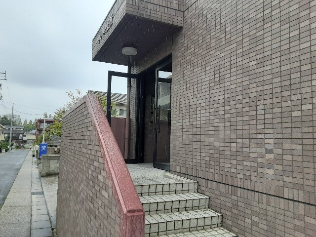 23/30 エントランス