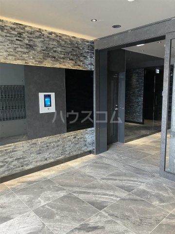 2/4 エントランス